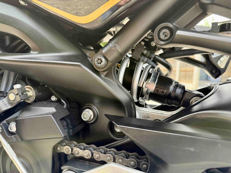 YAMAHA XSR900