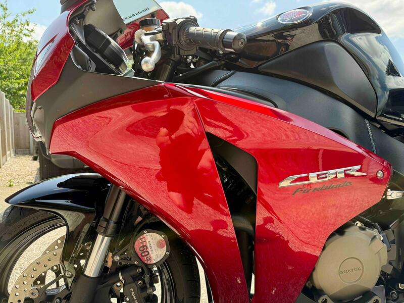 HONDA CBR1000RR Fireblade