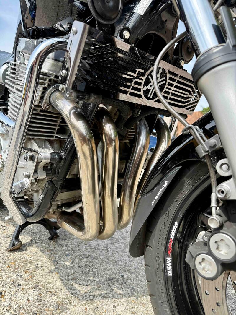 YAMAHA XJR1300