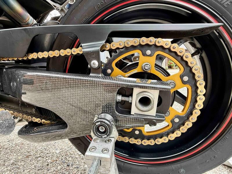 YAMAHA R1