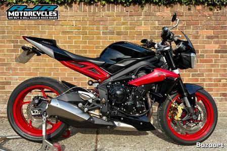 TRIUMPH STREET TRIPLE 675 RX