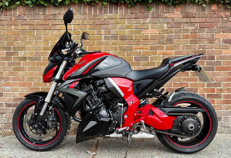 View HONDA CB1000R 