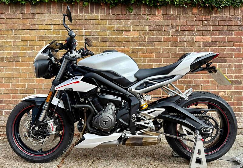 View TRIUMPH STREET TRIPLE 765 RS