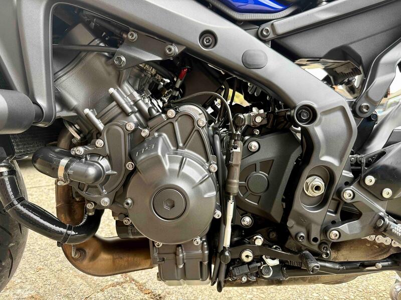 YAMAHA MT-09