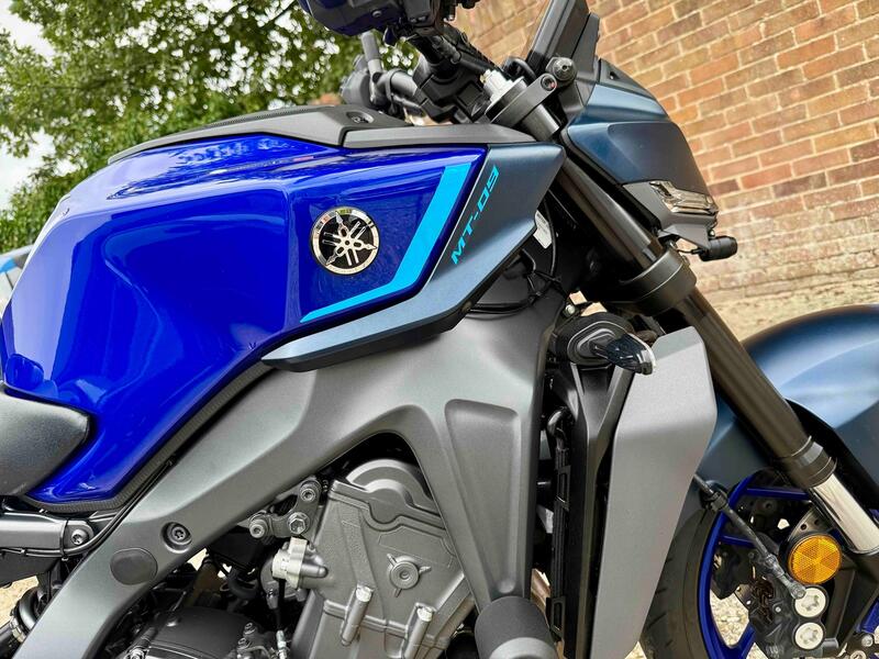 YAMAHA MT-09