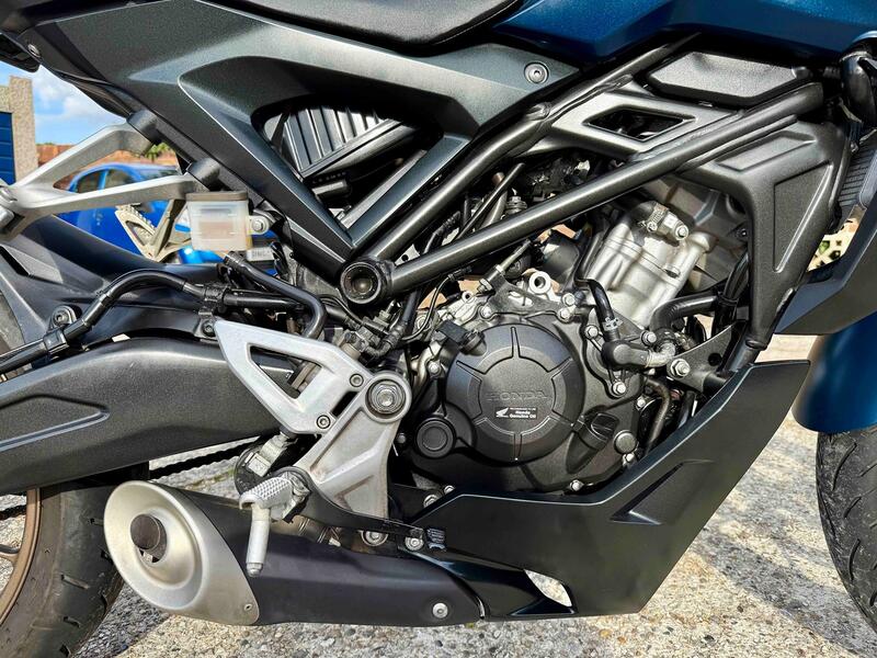 HONDA CB125R