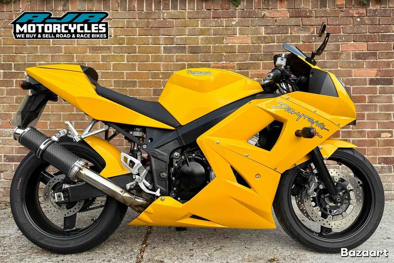 View TRIUMPH DAYTONA 650 
