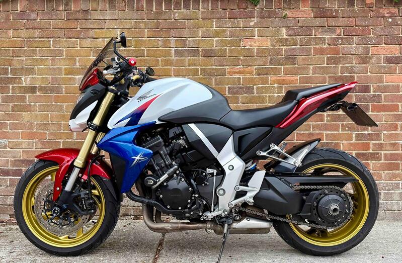 View HONDA CB1000R 