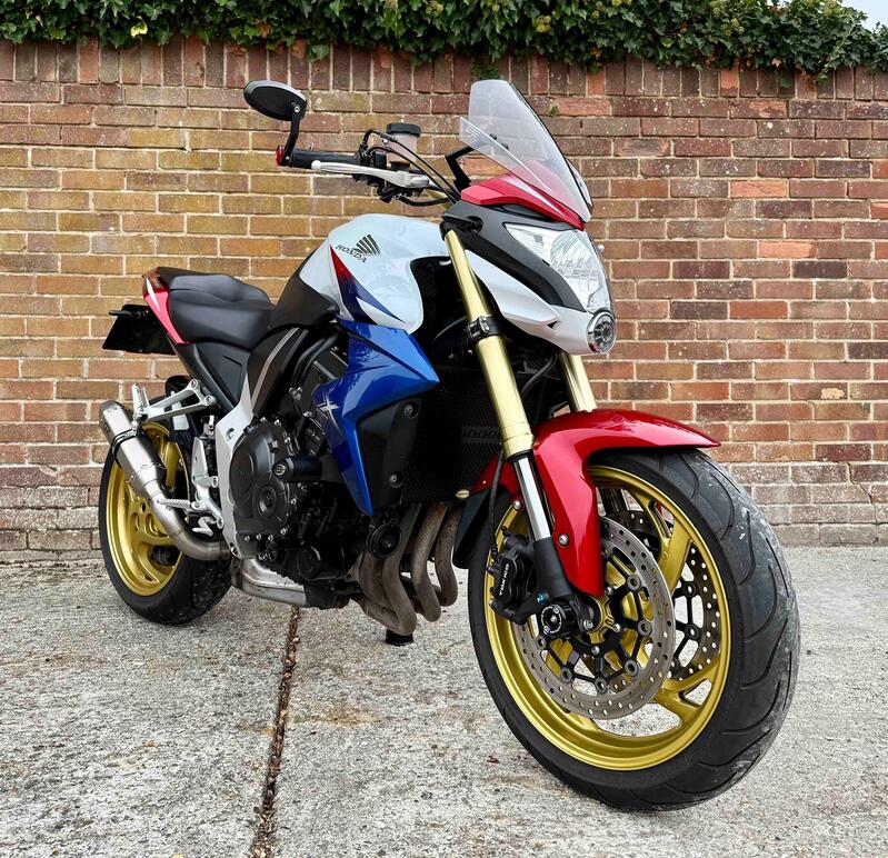 View HONDA CB1000R 
