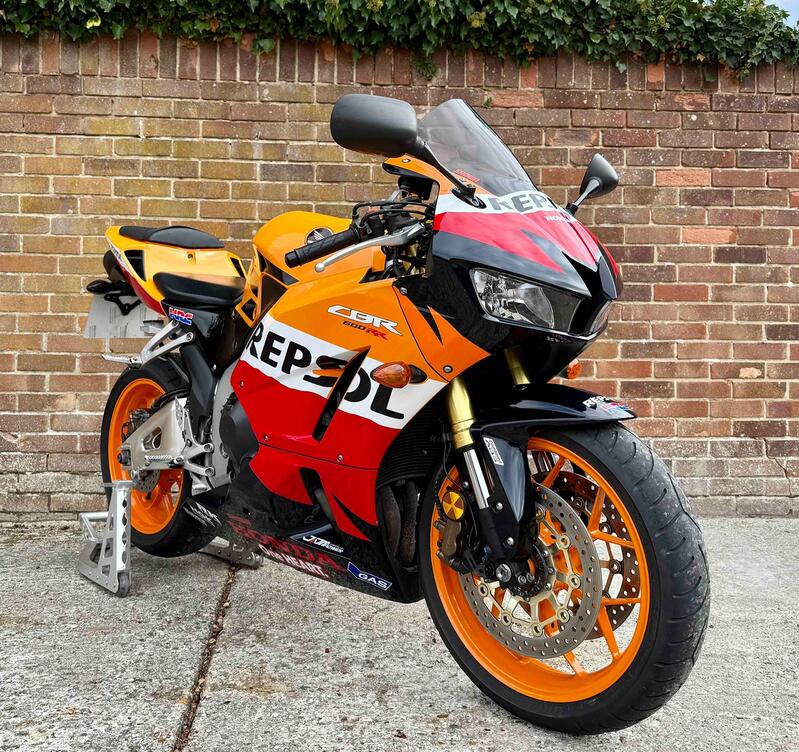 View HONDA CBR600RR 