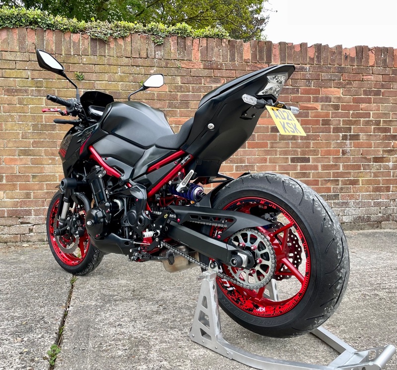 KAWASAKI Z900