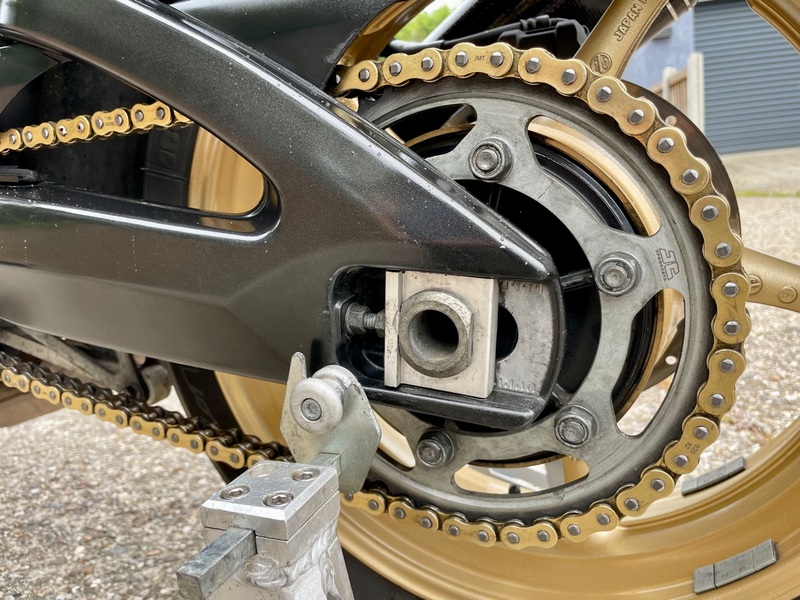YAMAHA FZ8