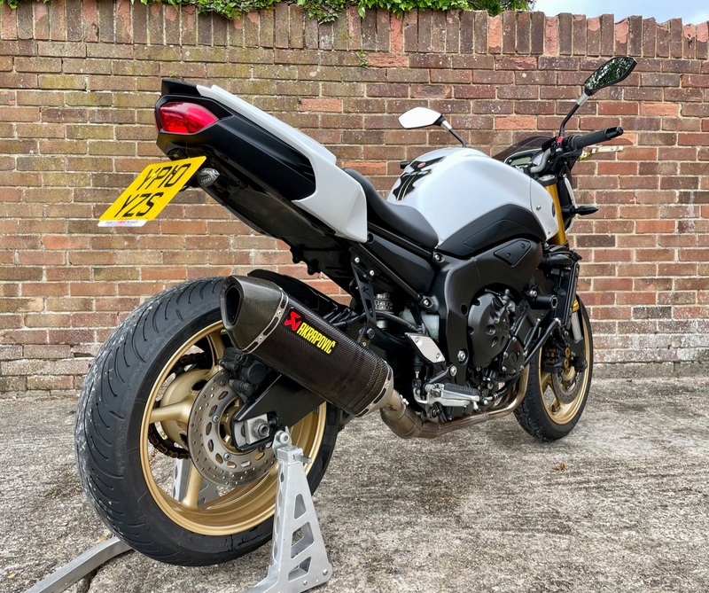 YAMAHA FZ8