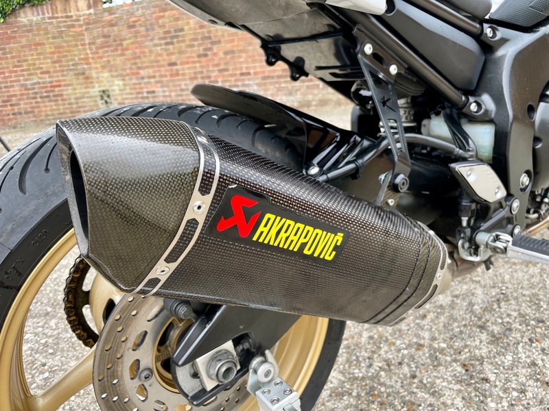 YAMAHA FZ8