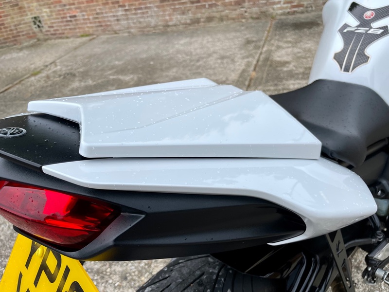 YAMAHA FZ8
