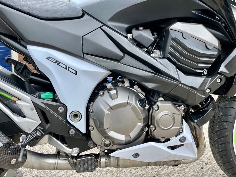 KAWASAKI ZR