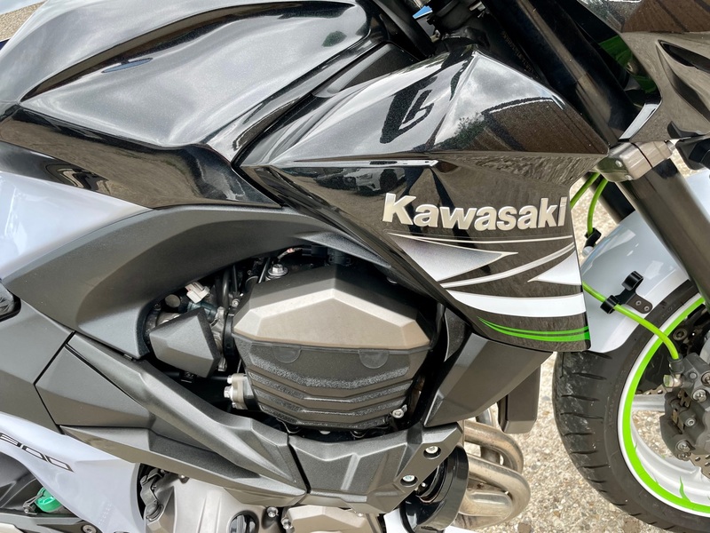 KAWASAKI ZR