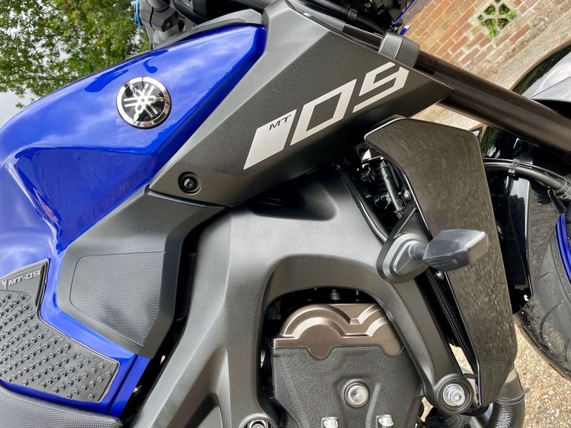 YAMAHA MT-09