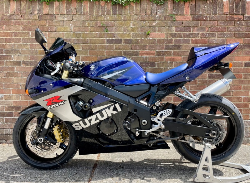 SUZUKI GSXR750