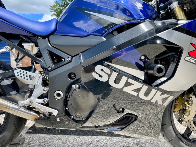 SUZUKI GSXR750