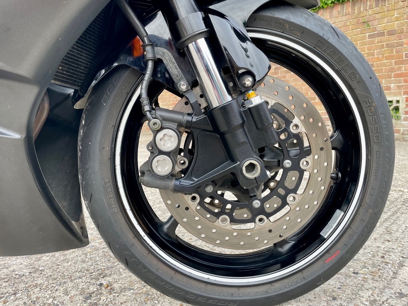 YAMAHA YZF