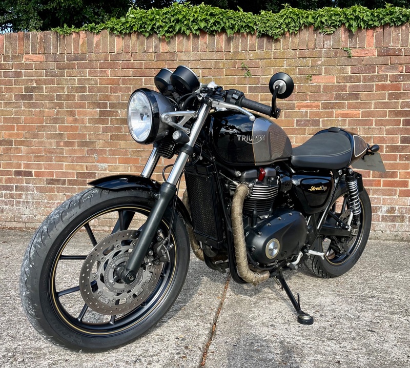 TRIUMPH Street Cup