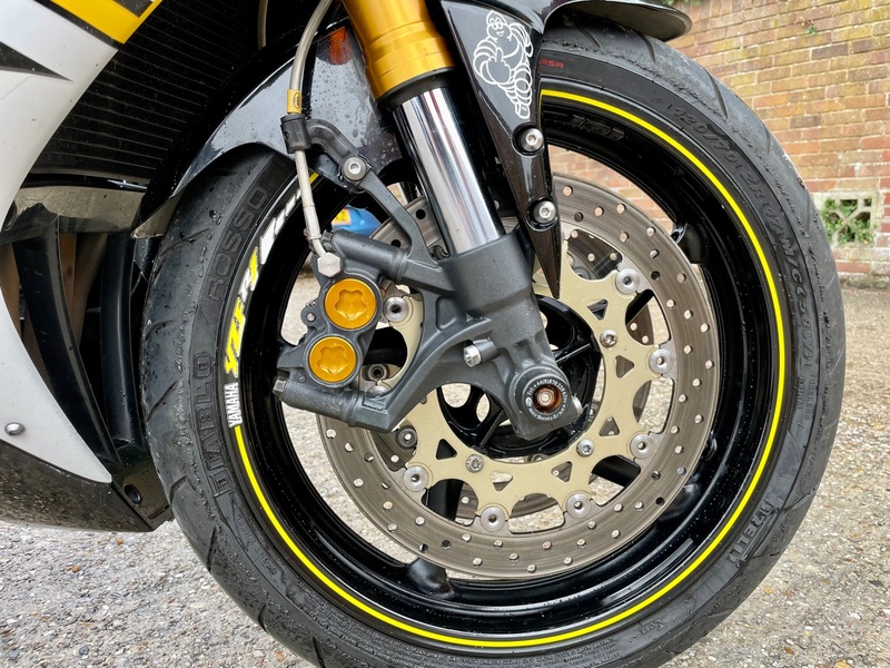 YAMAHA YZF-R1