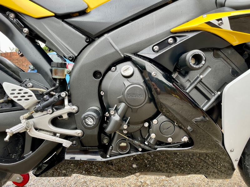YAMAHA YZF-R1