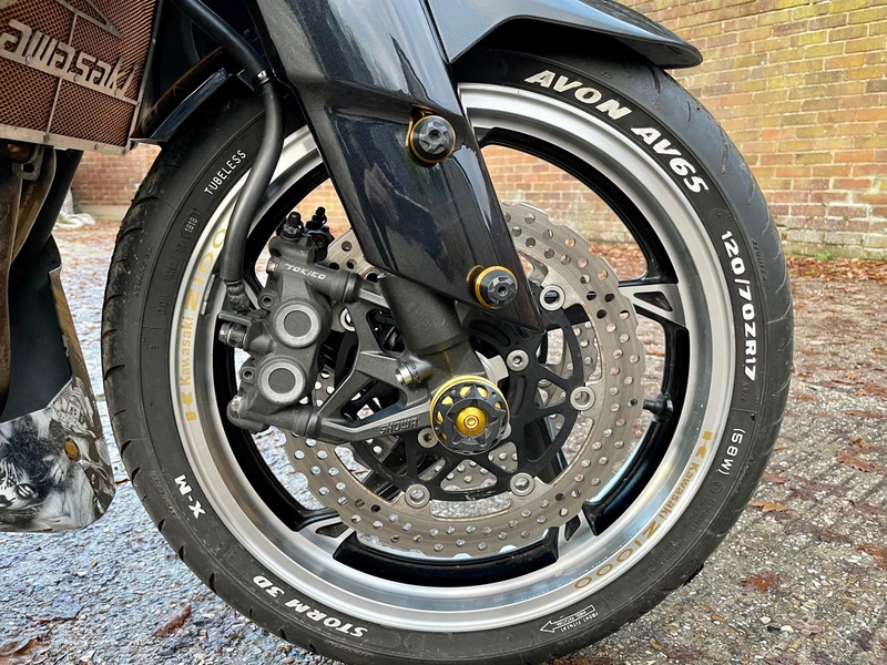 KAWASAKI ZR