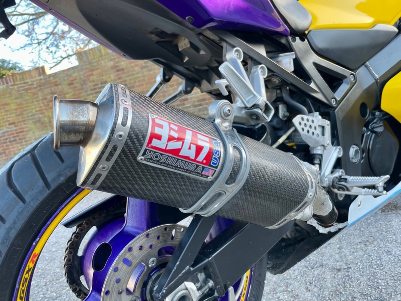 SUZUKI GSXR750