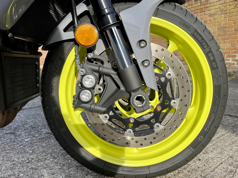 YAMAHA MT-10