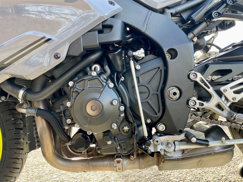 YAMAHA MT-10