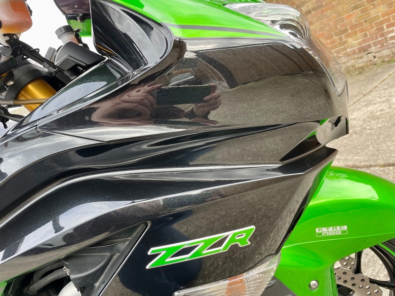 KAWASAKI ZX