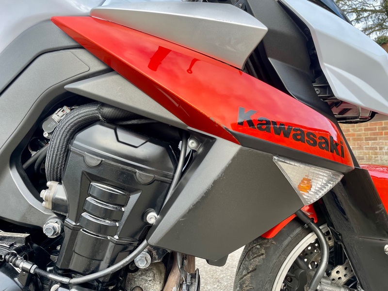 KAWASAKI ZR