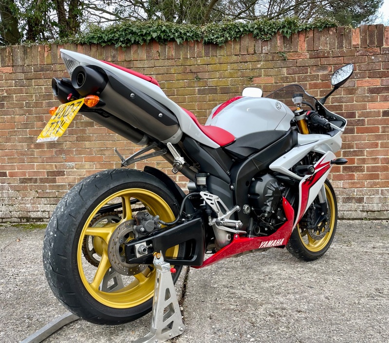 YAMAHA YZF