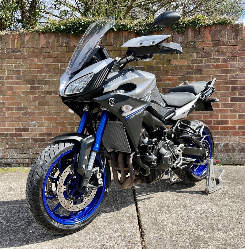 YAMAHA MT-09