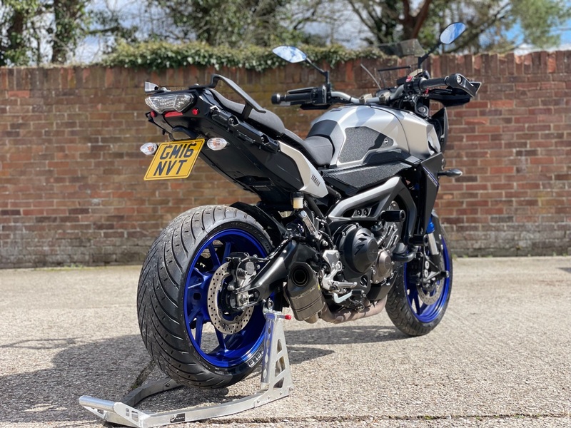 YAMAHA MT-09