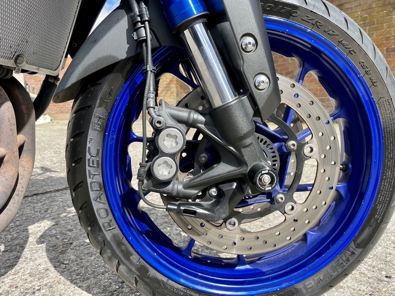 YAMAHA MT-09