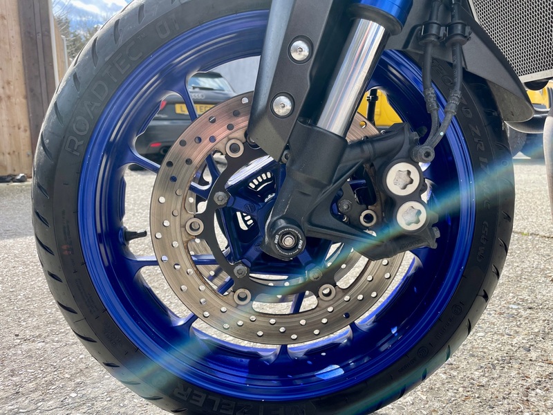 YAMAHA MT-09