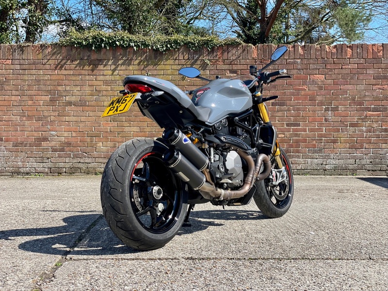 DUCATI MONSTER 1200
