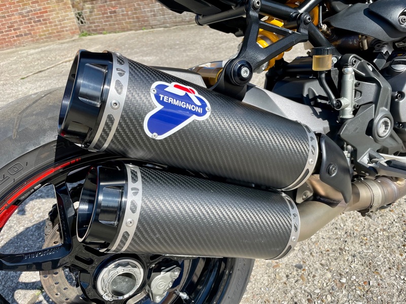 DUCATI MONSTER 1200