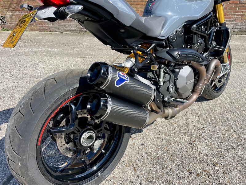 DUCATI MONSTER 1200