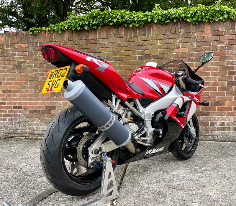 YAMAHA YZF-R1