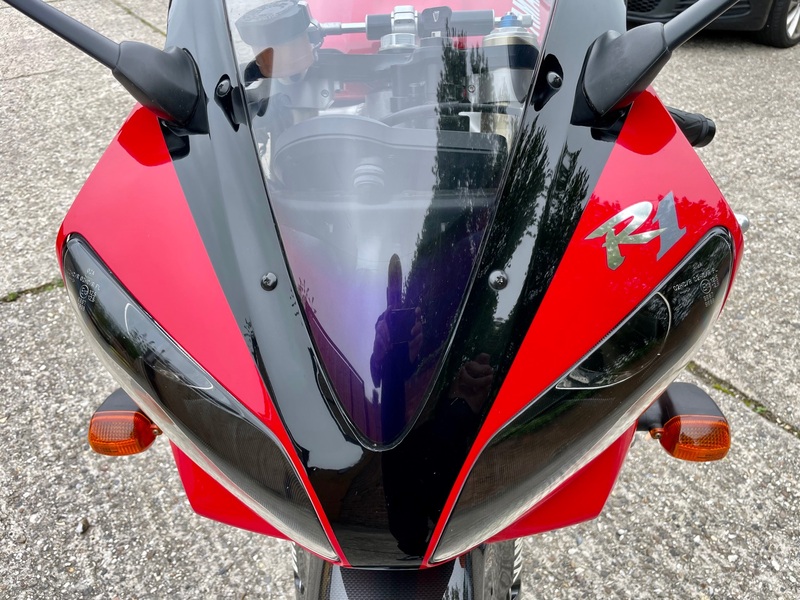 YAMAHA YZF-R1
