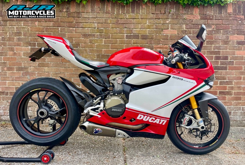 View DUCATI 1199 PANIGALE TRICOLORE