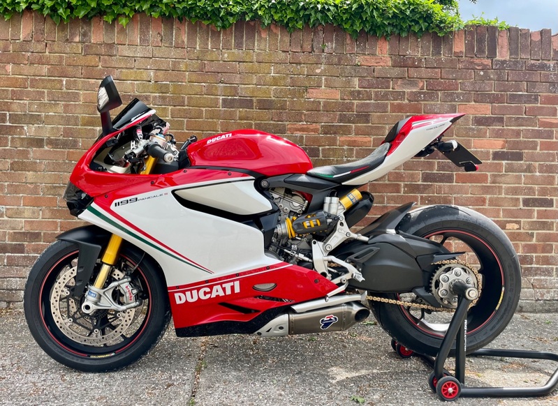 View DUCATI 1199 PANIGALE TRICOLORE