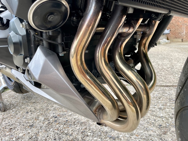 KAWASAKI ZR