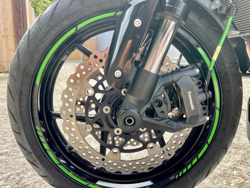 KAWASAKI ZR