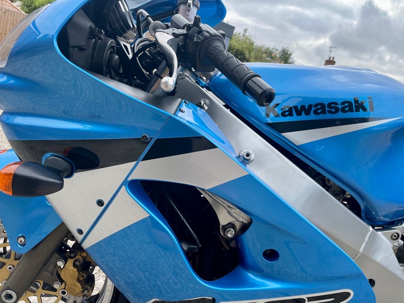 KAWASAKI ZX