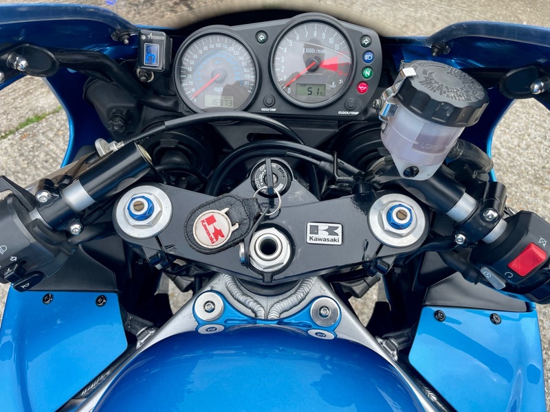 KAWASAKI ZX
